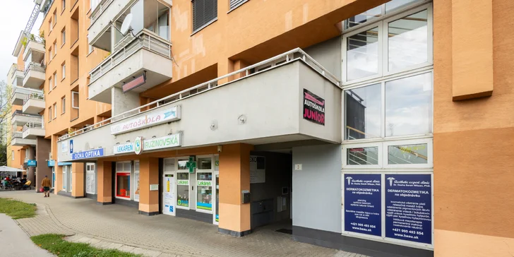 Aplikácia kvalitného botulotoxínu zn. DYSPORT® do vybranej časti tváre: 1, 2 alebo 3 lokality