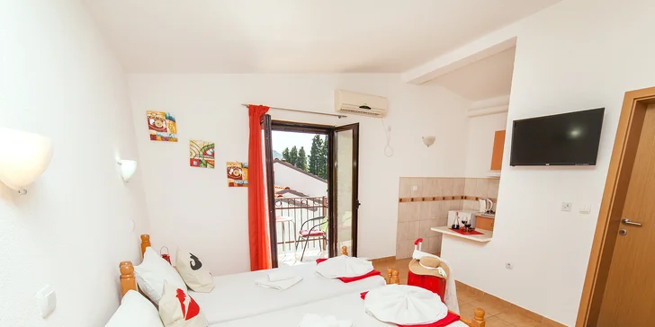Dovolenka v Čiernej Hore: vybavené apartmány kúsok od mora až pre 5 osôb