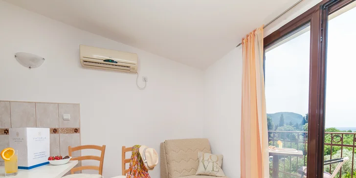Dovolenka v Čiernej Hore: vybavené apartmány kúsok od mora až pre 5 osôb