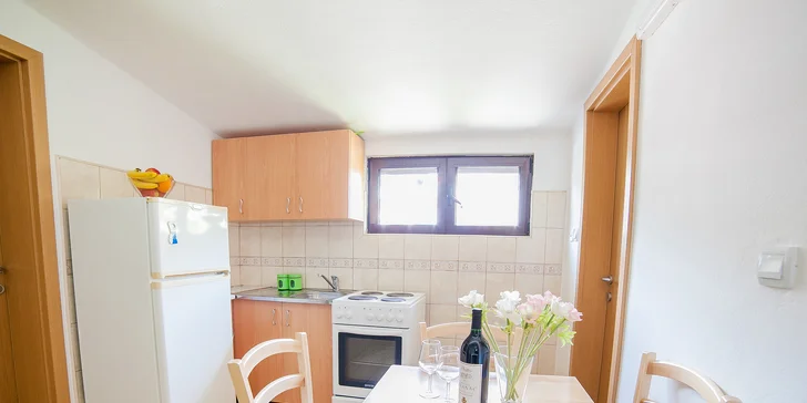 Dovolenka v Čiernej Hore: vybavené apartmány kúsok od mora až pre 5 osôb