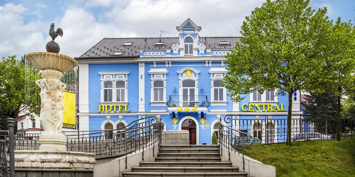 Oddych v kúpeľoch Libverda priamo na kolonáde: možnosť stravovania aj wellness