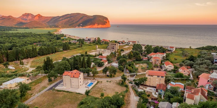 Luxusné apartmány v Petrovaci: vonkajší bazén, skvelá poloha kúsok od pláže