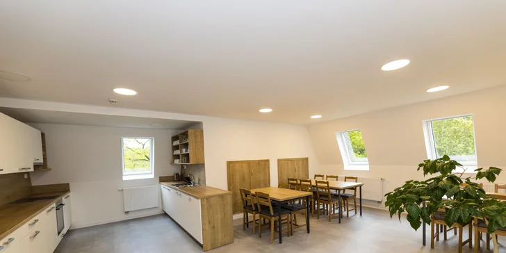 Izba alebo moderný apartmán v Jeseníkoch, s raňajkami alebo polpenziou aj vybavenou kuchynkou