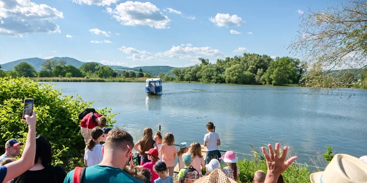 Okružná plavba po Váhu, romantika pre dvoch aj vyhliadková plavba pre 12 osôb
