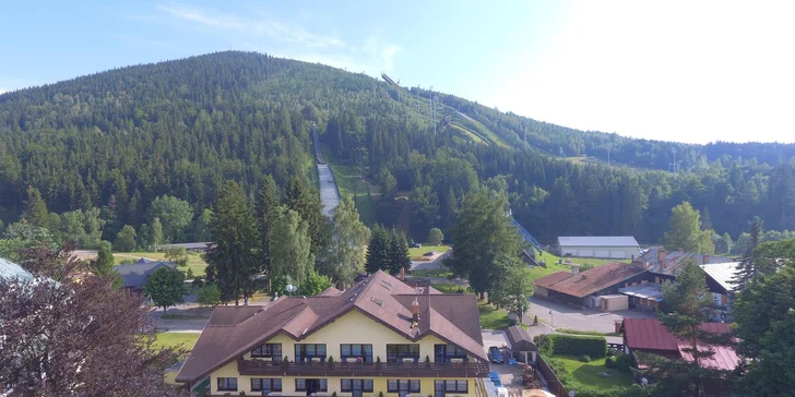 Wellness pobyt v srdci Harrachova: bazén, sauna, masáž, polpenzia aj výlety
