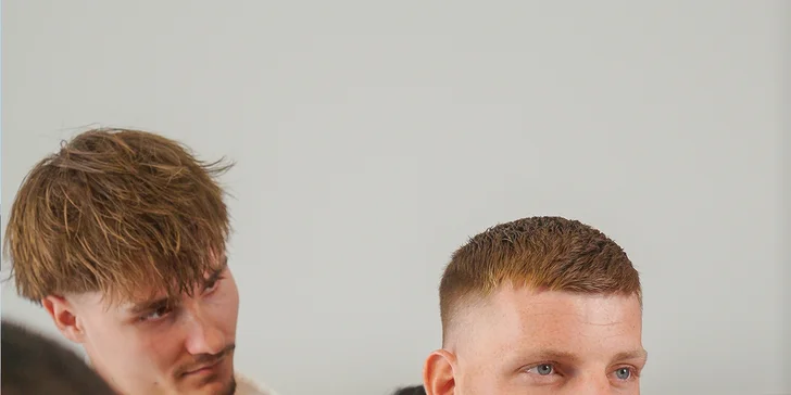 Svadobní barberi: Styling pre ženícha a jeho partiu u vás doma