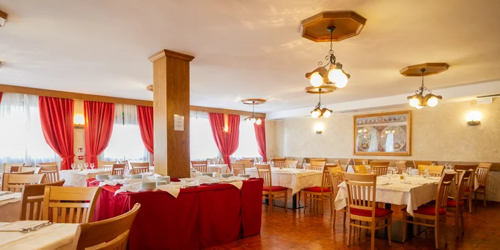 Pobyt v srdci Dolomitov: hotel s polpenziou a karta výhod so skibusom zadarmo