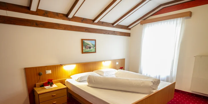Pobyt v srdci Dolomitov: hotel s polpenziou a karta výhod so skibusom zadarmo