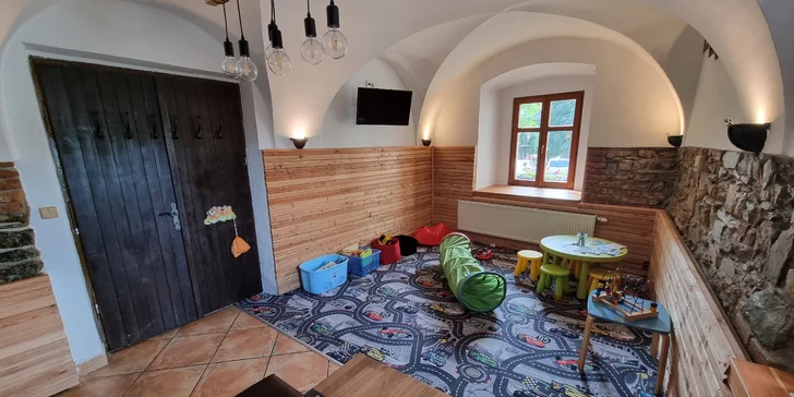 Relax v Jeseníkoch: raňajky alebo polpenzia, neobmedzený slaný bazén aj wellness a masáž