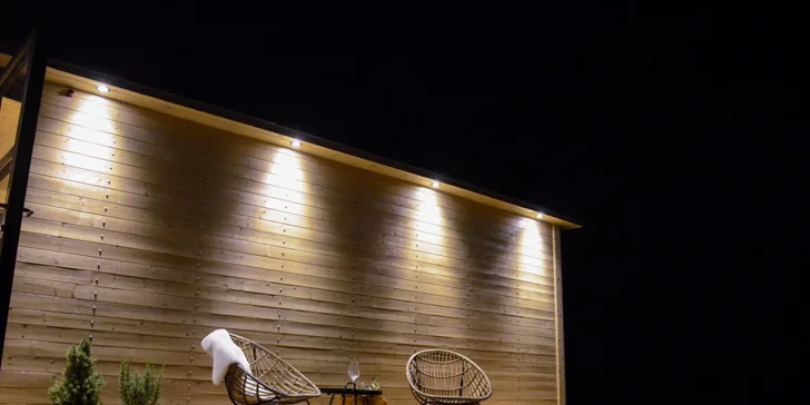 Moderný tiny house na Křivoklátsku, 11 km od Lán, možnosť dokúpenia raňajok