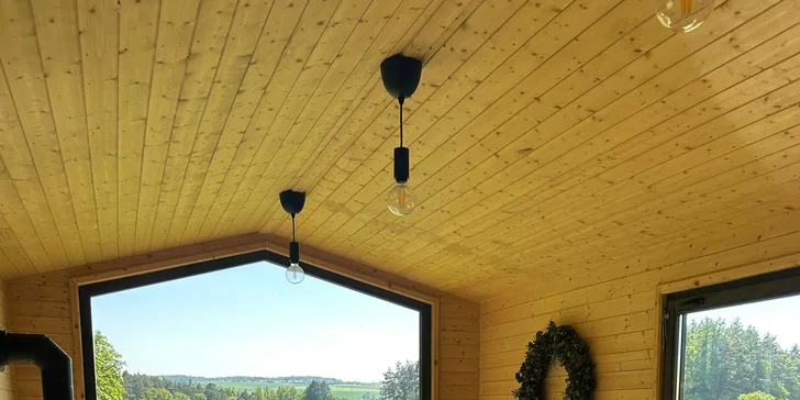 Moderný tiny house na Křivoklátsku, 11 km od Lán, možnosť dokúpenia raňajok