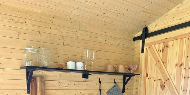 Moderný tiny house na Křivoklátsku, 11 km od Lán, možnosť dokúpenia raňajok