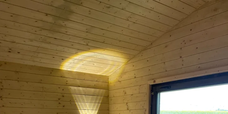 Moderný tiny house na Křivoklátsku, 11 km od Lán, možnosť dokúpenia raňajok