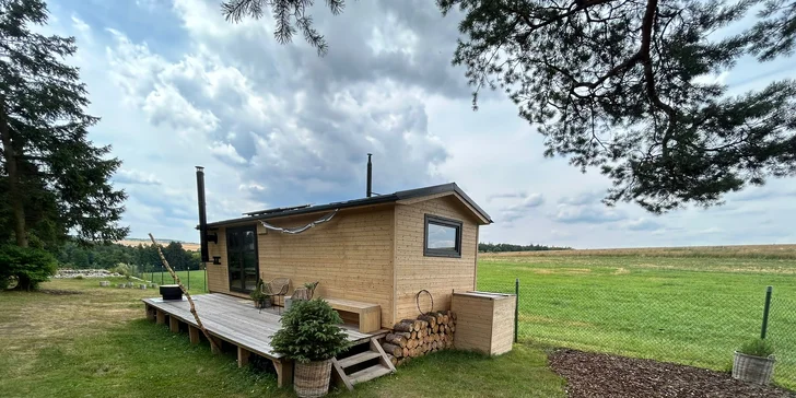Moderný tiny house na Křivoklátsku, 11 km od Lán, možnosť dokúpenia raňajok