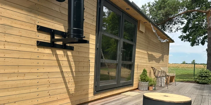 Moderný tiny house na Křivoklátsku, 11 km od Lán, možnosť dokúpenia raňajok