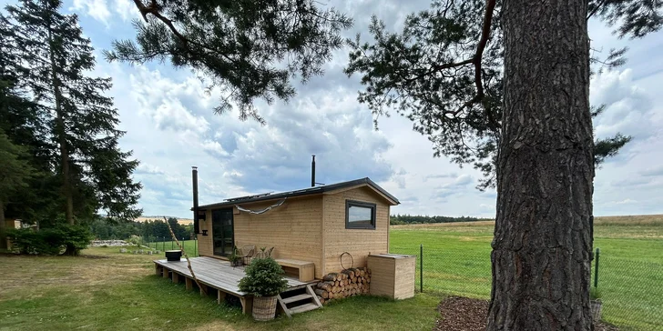 Moderný tiny house na Křivoklátsku, 11 km od Lán, možnosť dokúpenia raňajok