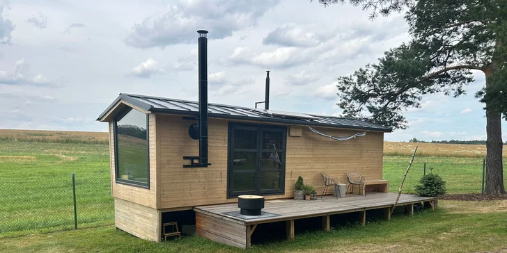 Moderný tiny house na Křivoklátsku, 11 km od Lán, možnosť dokúpenia raňajok