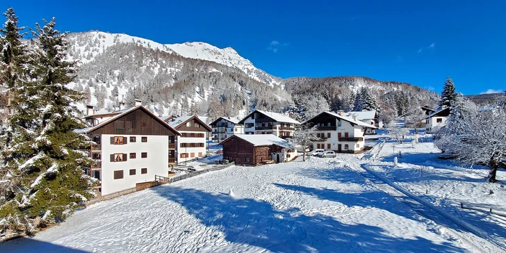 Pobyt v srdci Dolomitov: hotel s polpenziou a karta výhod so skibusom zadarmo