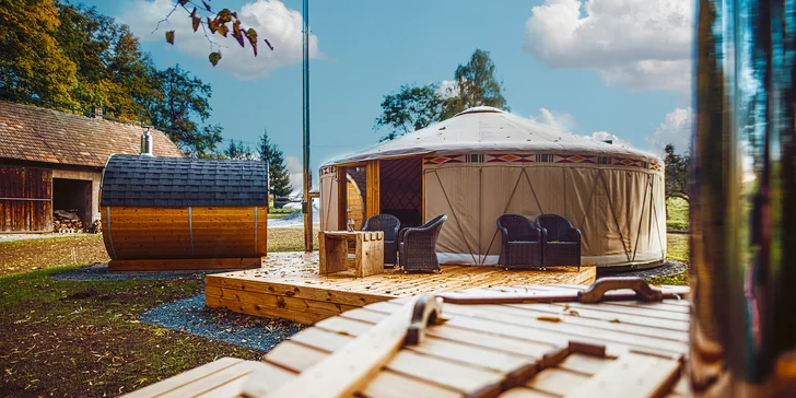Relax na úpätí Beskýd: pobyt v modernej jurte s privátnou saunou a raňajkami až pre 4 osoby