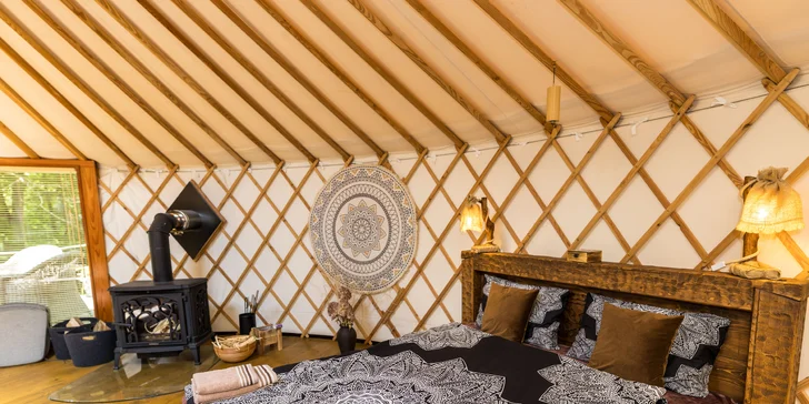 Relax na úpätí Beskýd: pobyt v modernej jurte s privátnou saunou a raňajkami až pre 4 osoby