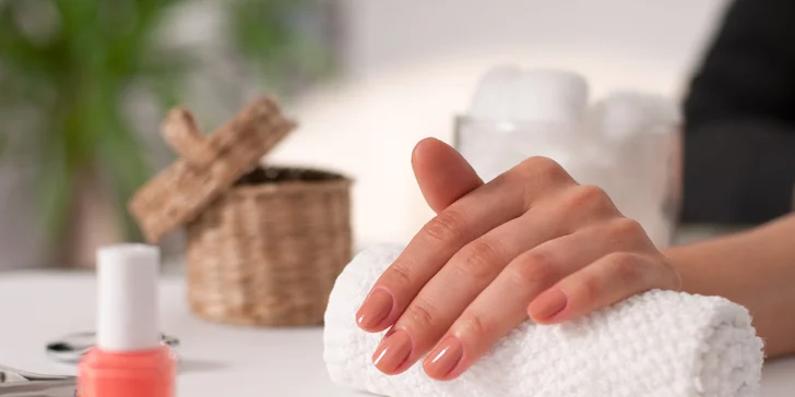 SPA procedúry, gél lak, rôzne druhy manikúry, gélové nechty či darčeková poukážka v hodnote 40 €