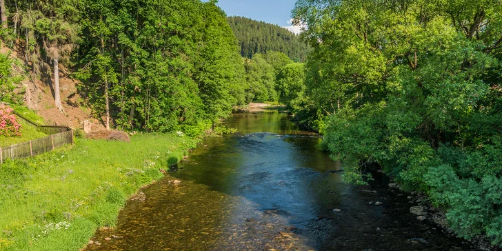Krkonoše pre milovníkov turistiky: ubytovanie v penzióne s raňajkami, iba 14 km od Harrachova
