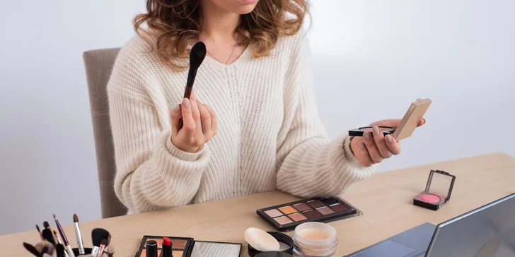Odštartuj kariéru vizážistky: Online kurz MAKE-UP ARTIST pre 1 osobu