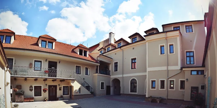Český raj na pohľad: hotel v historickom centre mesta Mladá Boleslav, raňajky, výlety
