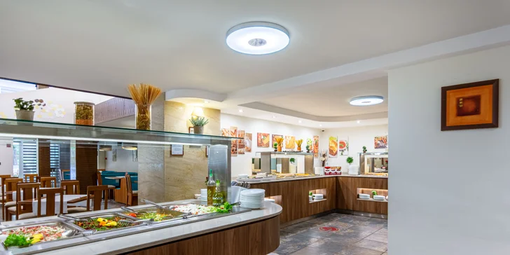 Rodinná dovolenka v Bulharsku: hotel 500 m od mora, animačný program, nový aquapark, 2 deti zdarma