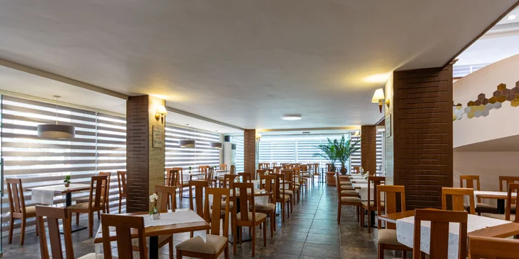 Rodinná dovolenka v Bulharsku: hotel 500 m od mora, animačný program, nový aquapark, 2 deti zdarma