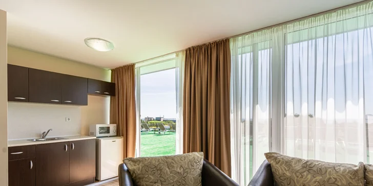 Rodinná dovolenka v Bulharsku: hotel 500 m od mora, animačný program, nový aquapark, 2 deti zdarma