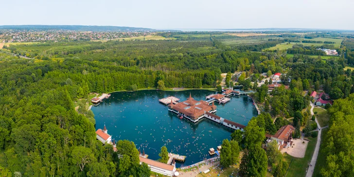 Wellness pobyt so vstupom do termálneho jazera Hévíz, polpenziou a masážou