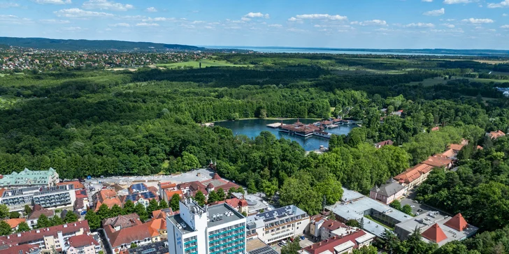 Wellness pobyt so vstupom do termálneho jazera Hévíz, polpenziou a masážou