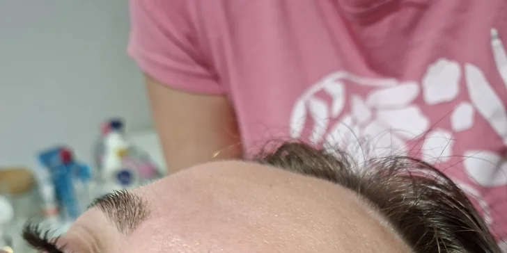 Aplikácia nových 1D alebo 3D mihalníc či úprava a farbenie obočia