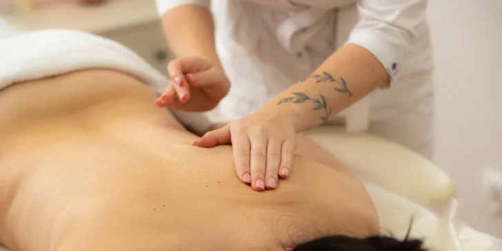 Anticelulitídna, lymfodrenážna či relaxačná masáž aj tejpovanie