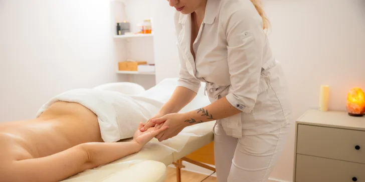 Anticelulitídna, lymfodrenážna či relaxačná masáž aj tejpovanie