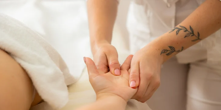 Anticelulitídna, lymfodrenážna či relaxačná masáž aj tejpovanie