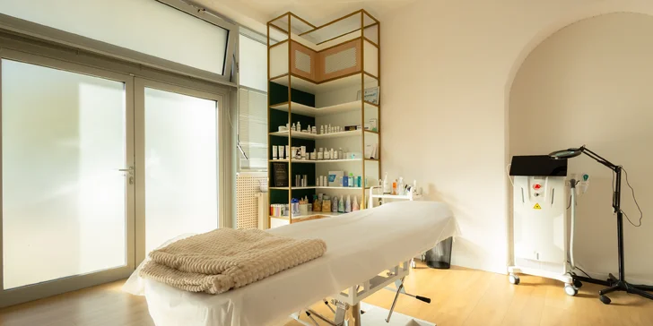 Anticelulitídna, lymfodrenážna či relaxačná masáž aj tejpovanie