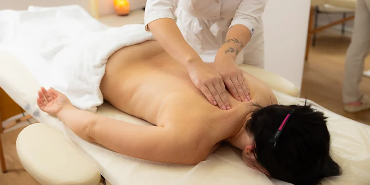 Anticelulitídna, lymfodrenážna či relaxačná masáž aj tejpovanie