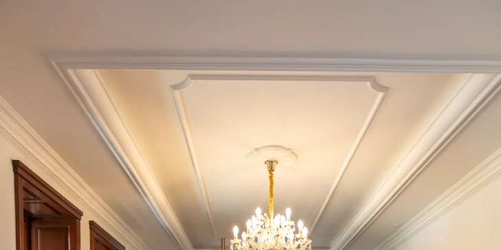 Historická kúria na skok od Slnečných jazier s možnosťou polpenzie a privátneho wellness