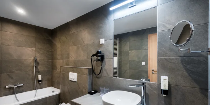 Pobyt v kúpeľoch Hévíz: 4 * hotel s all inclusive a wellness, kúpanie v liečivom jazere