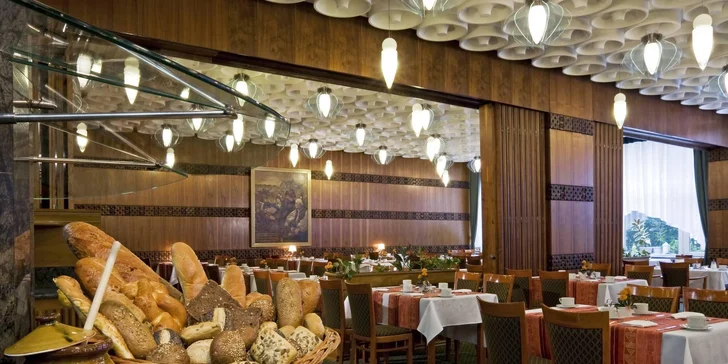Pobyt v kúpeľoch Hévíz: 4* hotel s polpenziou a wellness, vstup do kúpeľov
