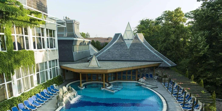 Pobyt v kúpeľoch Hévíz: 4* hotel s polpenziou a wellness, vstup do kúpeľov
