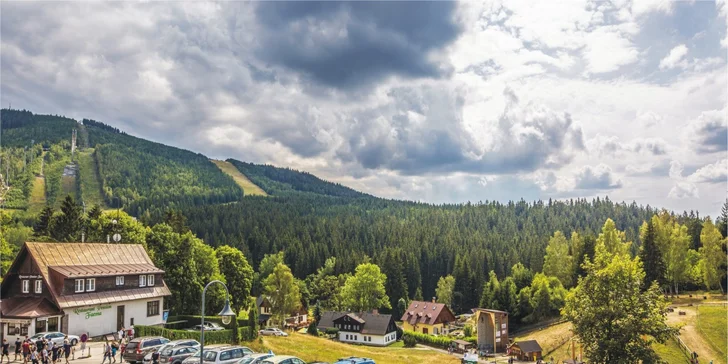 Relax v Krkonošiach: izba alebo apartmán s privátnou vírivkou, saunou a raňajkami