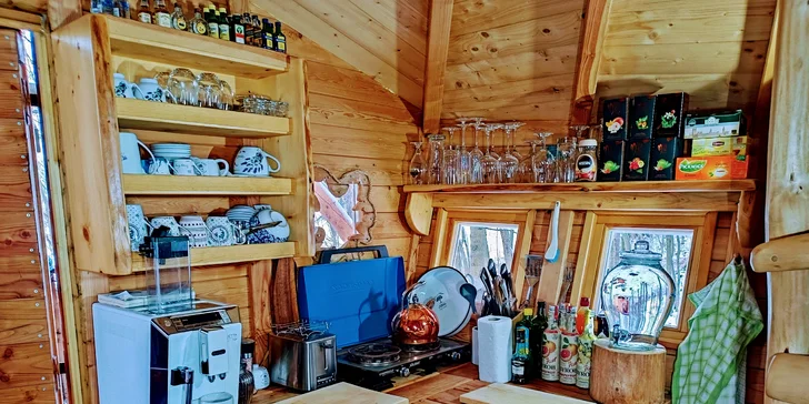 Treehouse v obci Dolní Morava: privátna vírivka, fínska sauna aj gril až pre 4 os.