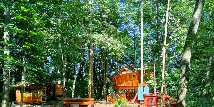 Treehouse v obci Dolní Morava: privátna vírivka, fínska sauna aj gril až pre 4 os.
