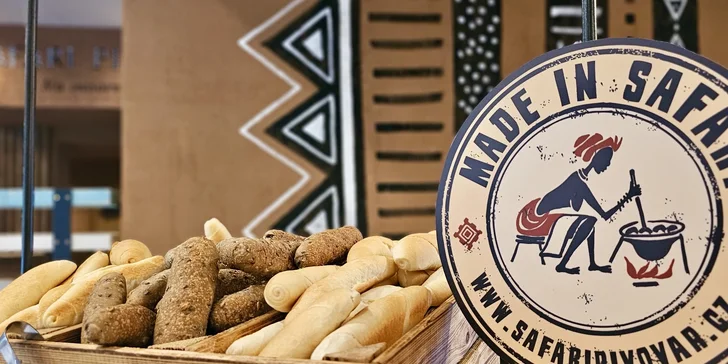 Afrika vo Dvore Kráľovej: bungalov v kempe, raňajky, neobmedzený vstup do safari aj vírivka