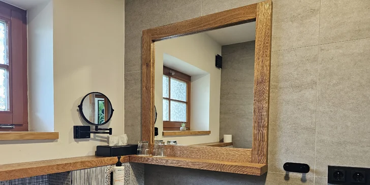 Afrika vo Dvore Kráľovej: bungalov v kempe, raňajky, neobmedzený vstup do safari aj vírivka