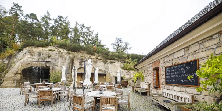 Netradičná izba v pieskovcovej skale: romantická atmosféra, vlastná kúpeľňa a raňajky v cene