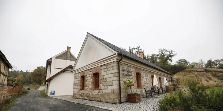 Netradičná izba v pieskovcovej skale: romantická atmosféra, vlastná kúpeľňa a raňajky v cene